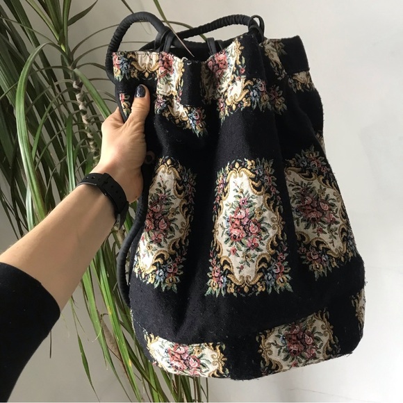 KENNETH COLE RARE Set of Women’s Embroidered Floral Canvas Backpack + Wallet M - Picture 3 of 12
